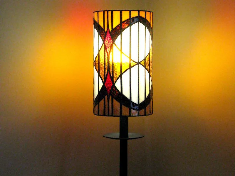 Lampe en vitrail de la collection «Maïka»