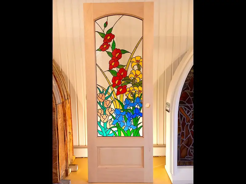 Interior door with bouquet of flowers