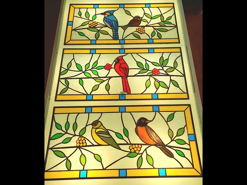 Ensemble de vitraux oiseaux